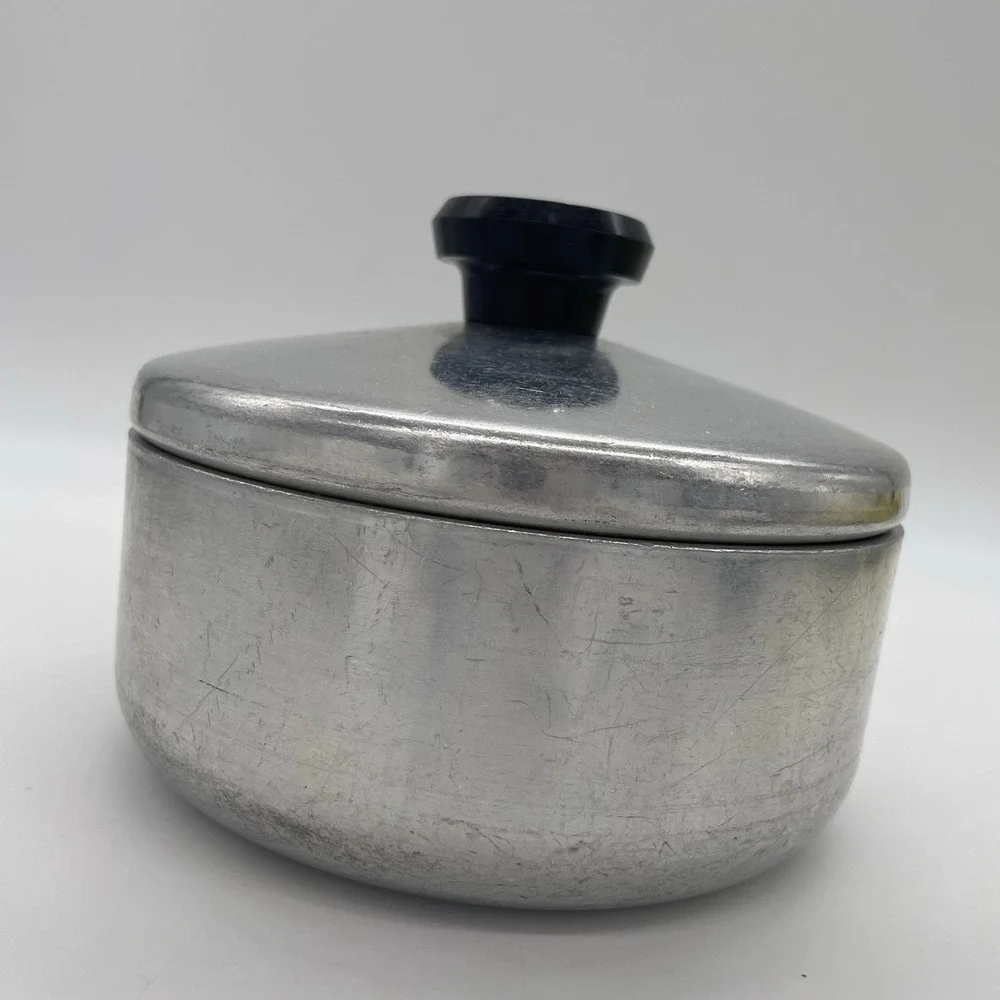 Vintage Wear-Ever 1qt Sauce Pan With Lid Aluminum Non-Stick Black Handle USA‎